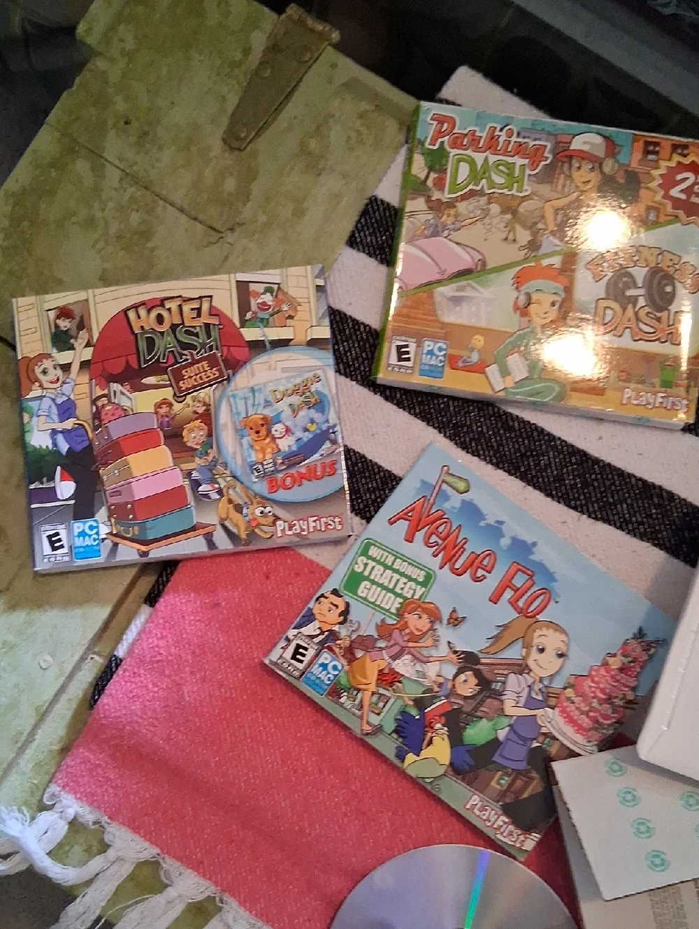 Avenue Flo PC Game with Strategy Guide - Colorful Illustrated Cover